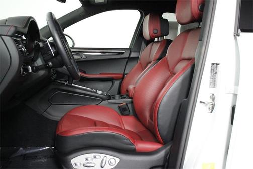 2025 Porsche Macan T