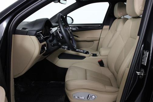 2025 Porsche Macan T