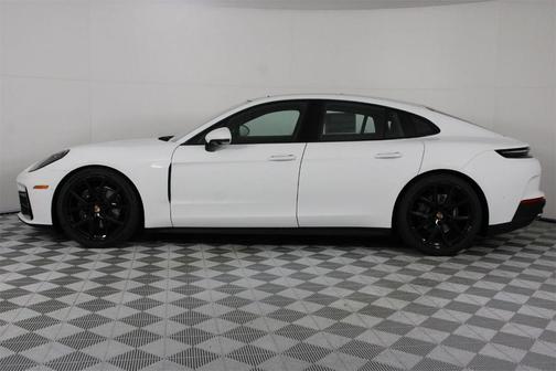 2026 Porsche Panamera Base