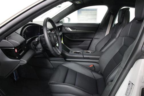 2025 Porsche Taycan Turbo