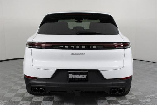 2026 Porsche Cayenne AWD