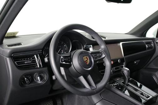 2025 Porsche Macan T