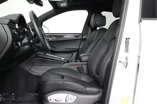 2025 Porsche Macan T