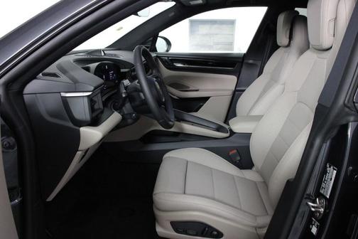 2026 Porsche Macan 4