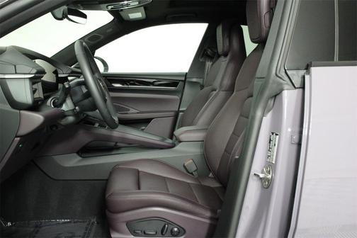 2025 Porsche Macan 4