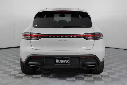 2026 Porsche Macan Base