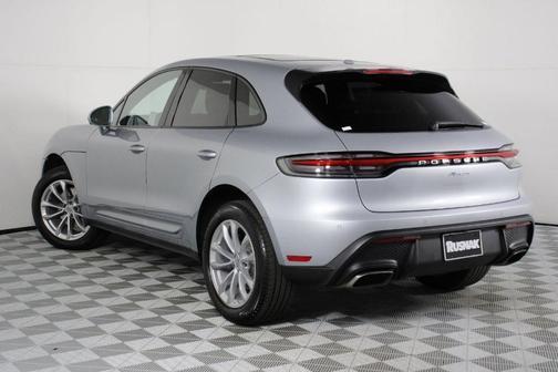 Dolomite Silver Metallic 2026 Porsche Macan