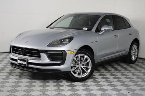 Dolomite Silver Metallic 2026 Porsche Macan