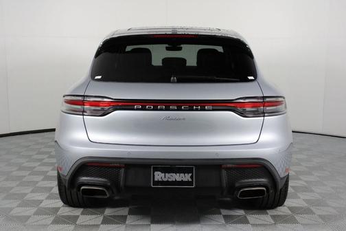 2025 Porsche Macan Base