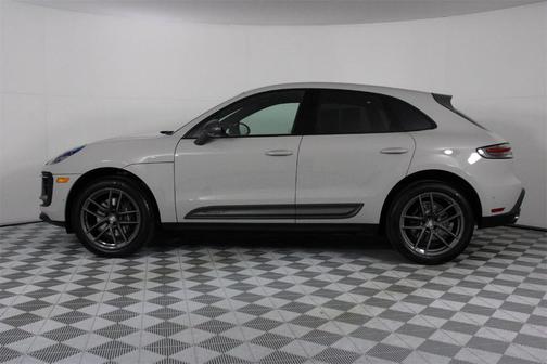 2025 Porsche Macan T
