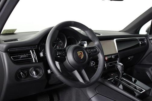 2025 Porsche Macan T