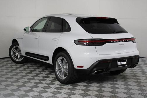 Carrara White Metallic 2026 Porsche Macan Base