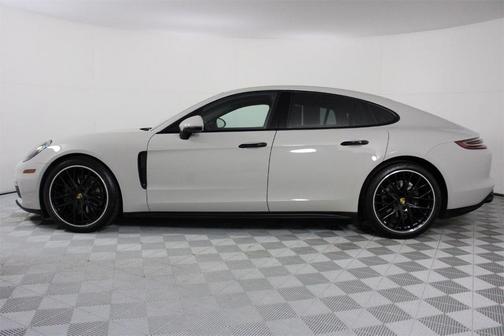 2018 Porsche Panamera Base