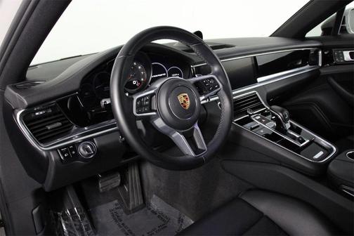 2018 Porsche Panamera Base