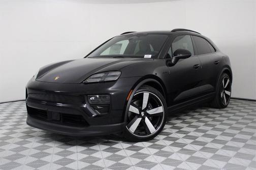 2025 Porsche Macan Base