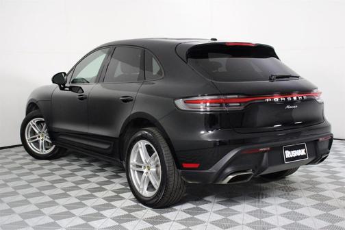 2025 Porsche Macan T