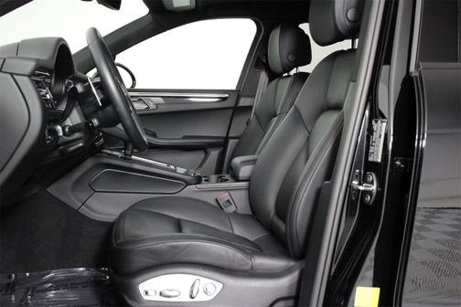 2025 Porsche Macan T
