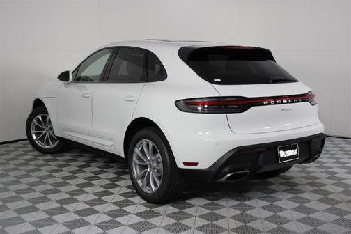 2025 Porsche Macan Base