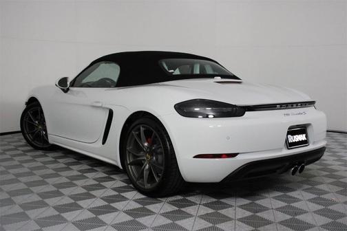 2025 Porsche 718 Boxster S
