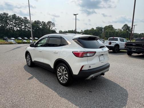STAR WHITE METALLIC TRI-COA 2022 Ford Escape TITANIUM