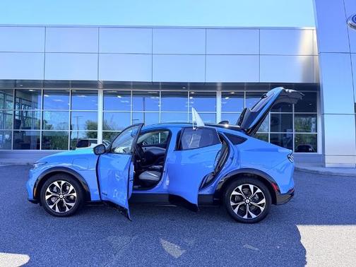 2022 Ford Mustang Mach-E PREMIUM