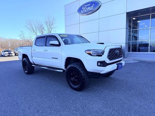 2023 Toyota Tacoma TRD SPORT