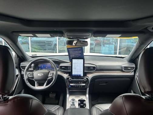 2022 Ford Explorer PLATINUM