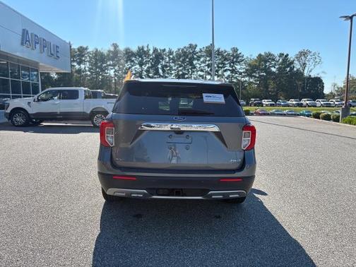 CARBONIZED GRAY METALLIC 2024 Ford Explorer XLT