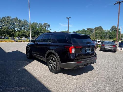 AGATE BLACK METALLIC 2025 Ford Explorer ST-LINE