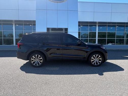 AGATE BLACK METALLIC 2025 Ford Explorer ST-LINE