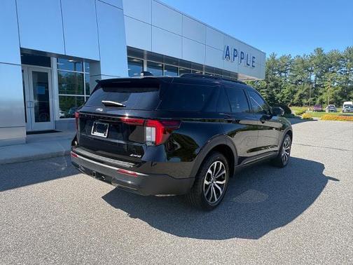 AGATE BLACK METALLIC 2025 Ford Explorer ST-LINE
