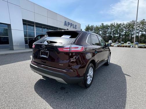 BURGUNDY VELVET MET TINT CC 2022 Ford Edge SEL