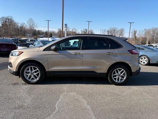 2021 Ford Edge SE