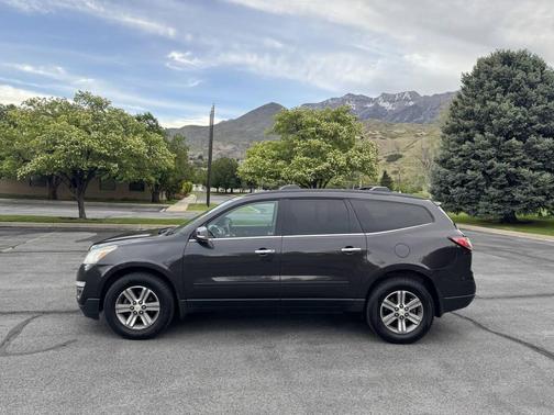 Tungsten Metallic 2015 Chevrolet Traverse 2LT