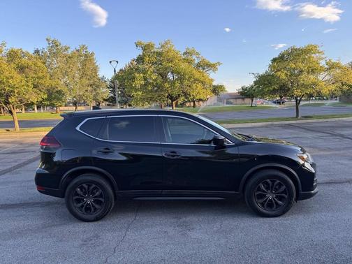 Magnetic Black 2018 Nissan Rogue S