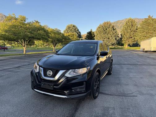 Magnetic Black 2018 Nissan Rogue S