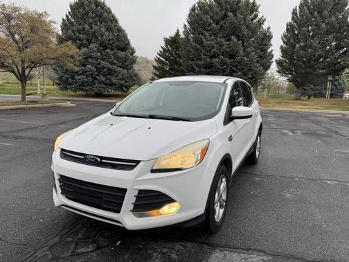 White 2013 Ford Escape SE
