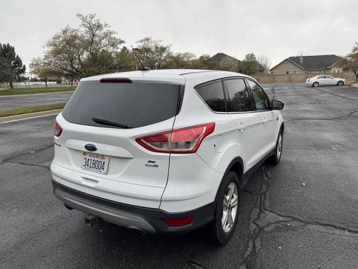 White 2013 Ford Escape SE