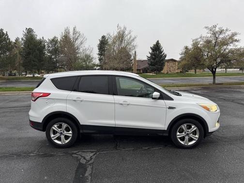 White 2013 Ford Escape SE
