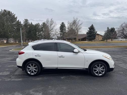 2017 INFINITI QX50 Base
