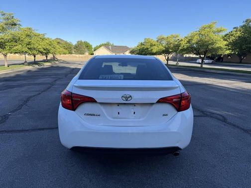 Super White 2019 Toyota Corolla SE