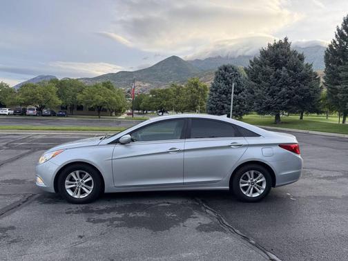 Radiant Silver Metallic 2013 Hyundai SONATA GLS