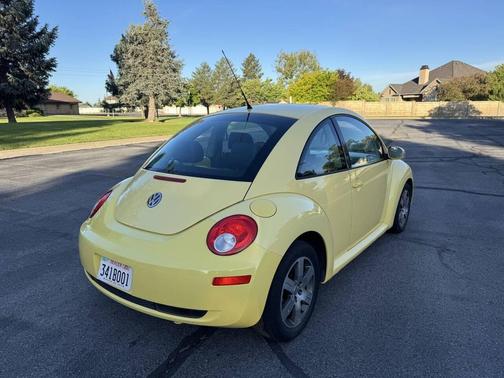 Sunflower Yellow 2006 Volkswagen New Beetle 2.5