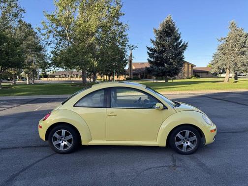 Sunflower Yellow 2006 Volkswagen New Beetle 2.5