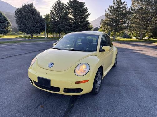 Sunflower Yellow 2006 Volkswagen New Beetle 2.5