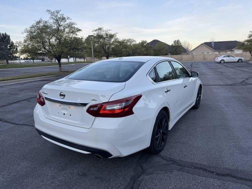 White 2018 Nissan Altima 2.5 SL