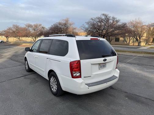 2011 Kia Sedona LX