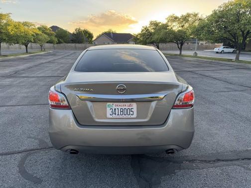 Gold 2015 Nissan Altima 2.5 S