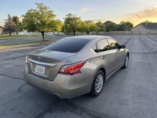 Gold 2015 Nissan Altima 2.5 S
