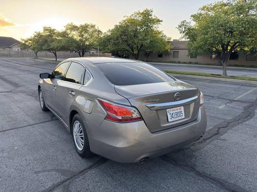 Gold 2015 Nissan Altima 2.5 S